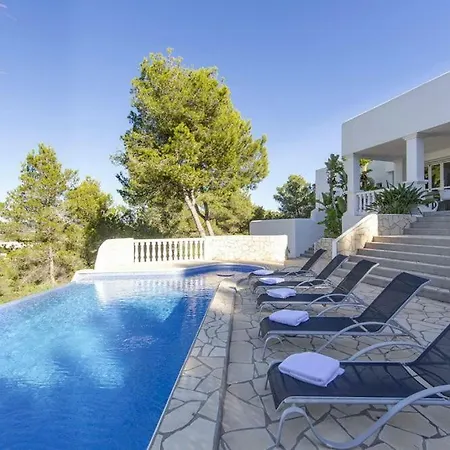 Dos Monos Villa