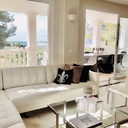 Villa Dos Monos *